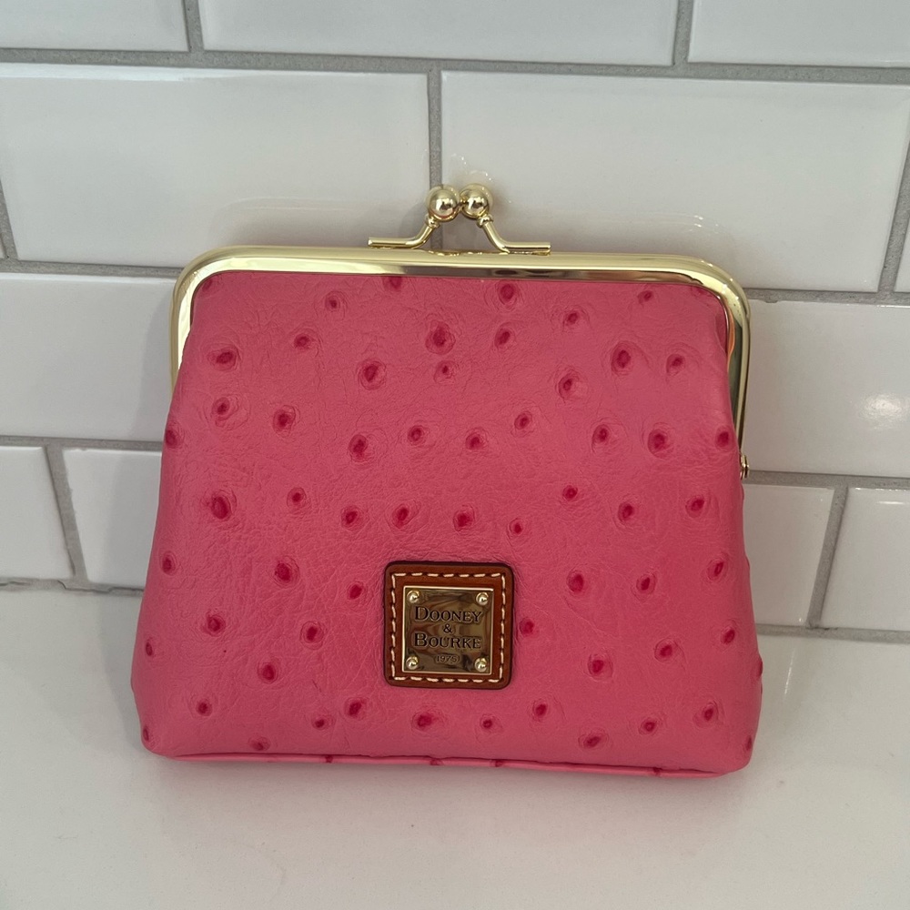 Cute!! 👛 Dooney & Bourke Kisslock Wallet! - Picture 3 of 16
